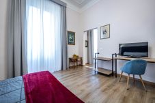 Rent by room in Florence - MN9 101