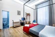 Rent by room in Florence - MN9 105